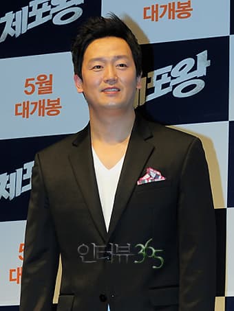 [김정태] Actor Kim Jung-tae Shows Devotion by Downsizing for Sons' Education