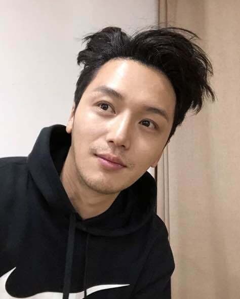 [변요한] Versatile Actor Byun Yo-han Balances New Projects and Married Life