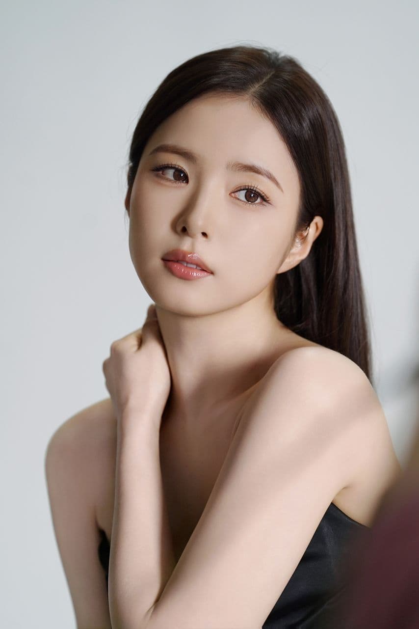 [신세경] Shin Se-kyung Wins Best Supporting Actress at the 62nd Baeksang Arts Awards