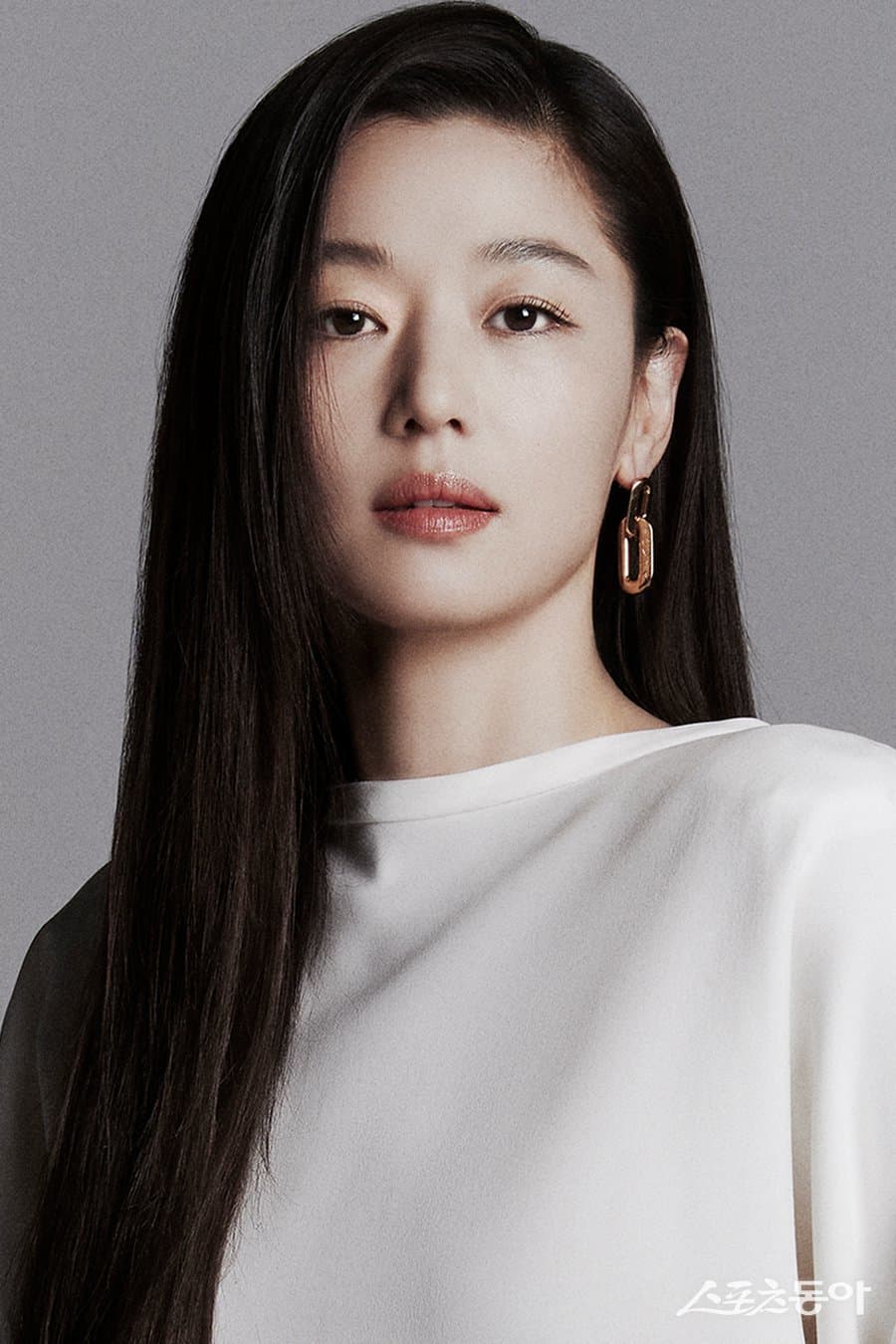 [전지현] Returning to the Big Screen After 11 Years in 'The Colony'