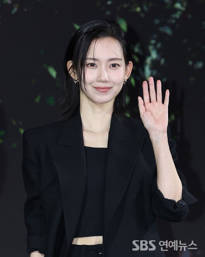 [신현빈] Shin Hyun-been Transforms into a Biotechnologist for Director Yeon Sang-ho’s New Film 'Colony'